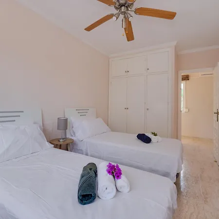Casa Con Piscina Privada Y Bbq - Playa 12min A Pie Holiday home *